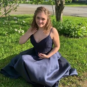 Meet your Posher, Laurence